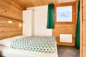 Résidence Schuss - VAL THORENS location: appartement de 35 m2 avec grand balcon sud ouest MAE-9894