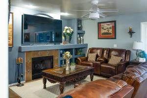 Spacious, Fully Equipped 5BR Home with Pool