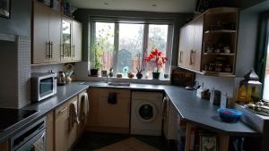 Salisbury Sanctuary nr City w Garden & Parking