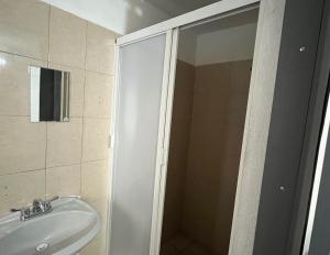 9 VENATOR House Boutique