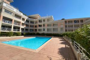 06AI - Beautiful renovated studio - sea and pool view