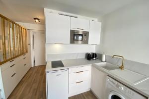 06AI - Beautiful renovated studio - sea and pool view