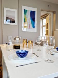 Sleep well in Cozy hideout - Bryggen across the bay