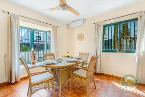 Casa Perez - family home with pool