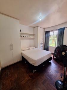 Quarto tranquilo e familiar no leblon - Quiet family room in leblon