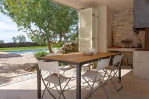 Beautiful restored farmhouse with private pool and gardens