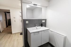 FeWoMo Exclusives Moselappartment, Boots Slipanlage, Moselradweg, Zentral, 5 Gäste