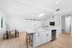 NEW CA Coastal Beauty 6 mins to Imperial Beach - Nestor