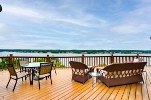 Spacious Osage Beach Home with Panoramic Lake Views