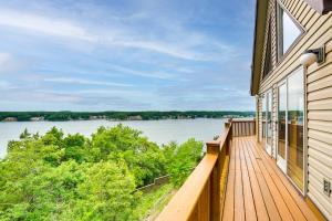 Spacious Osage Beach Home with Panoramic Lake Views