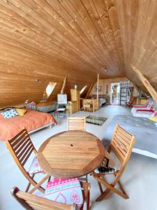 Maisons de vacances Maison chaleureuse a Mont >Vue montagne & cheminee : photos des chambres
