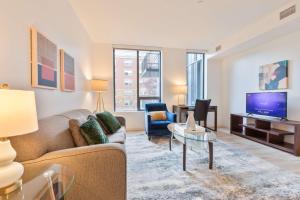 Luxury Apt with Kitchen & Gym