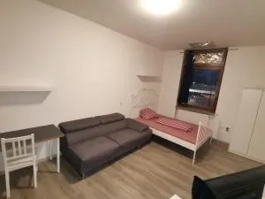 S & P Hostel - Heßheim