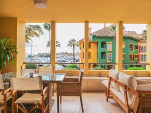 Stunning apartment in heart of the port