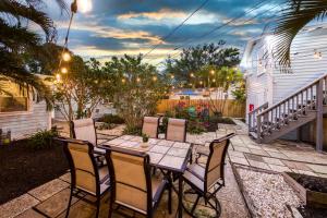 1 Mi to Lake Worth Beach Park Chic Studio