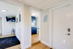 1 Mi to Lake Worth Beach Park Chic Studio