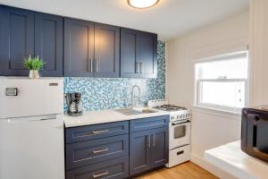 1 Mi to Lake Worth Beach Park Chic Studio