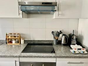 The Premium Spot - 4 BR Steps from TGV