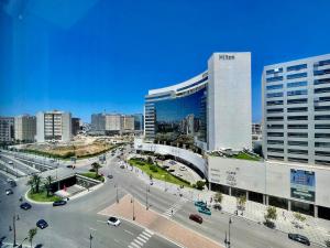 The Premium Spot - 4 BR Steps from TGV