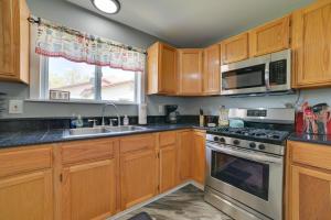 All-Season Getaway in Frederic Bring Your Pets!