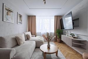 Prime Prive Apartment 65TV AC Standing Desk King Bed - Hotel 3 stelle a Varsavia