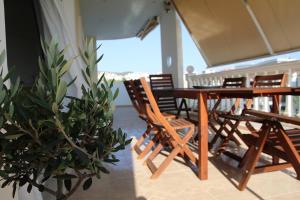 spacius appartment 500m from the sea