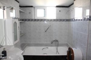 spacius appartment 500m from the sea