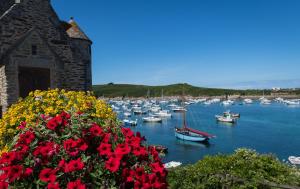 Maisons de vacances TY KER AOD - Villa superbe vue mer proche plage : photos des chambres