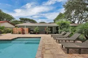 Cove's End Heated Pool Tropical Oasis BBQ Sleeps 9 - Usina Beach