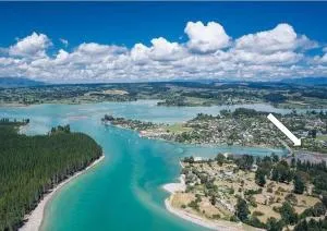 Kingfisher Spacious Private Studio - Reserve & Wetlands - Mahana