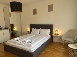 Near airport Zagreb 2 Netflix, WiFi, Self check in - Mraclin