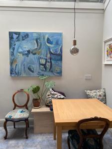 Stylish city centre house, perfectly located