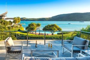 Yacht Club Villa 6 On Hamilton Island - oceanviews, 2 x buggies & valet service