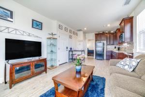 WWII Aviation-Themed Apt in Sparks Near Parks!