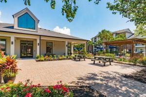 Cozy Lux Pad HTX