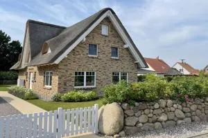 Villa Bi de Kühlung Comfortable Vacation Home - Kühlungsborn