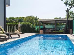 Dora Comfortable holiday residence