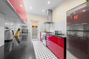 Fish Market 2BR Stylish House -10 mins Walk