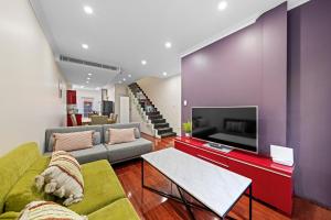 Comforting 2BR House & FishMarket & Casino-3 mins walk
