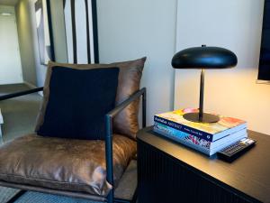 Modern and Elegant 1BD Apartment in the CBD