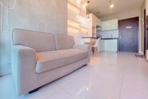 Warm and Homey 1BR at Brooklyn Alam Sutera Apartment By Travelio