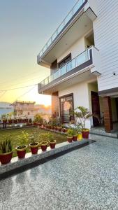 2BHK Entire Home in Rishikesh Whispering Bird