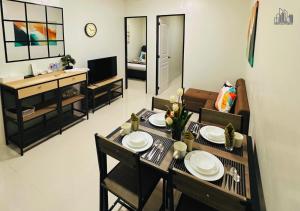 2-Bedroom Puerto Princesa to unwind at rentals near PPC Airport, FREE Pool, FREE Parking - B2 5Luster