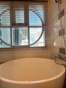 V20 Boutique Jacuzzi Hotel