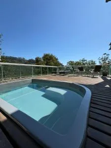 Solar dos Eucaliptos - Casa de Temporada - 4 Quartos - Barra Mansa