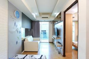 Căn Hộ Nhìn Ra Thành Phố (Apartment with City View)