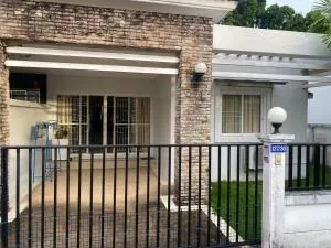 Home House - Ban Klang