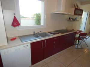 Maisons de vacances Maison Moderne 8 Pers PMR, Proche Plage et Foret - Notre-Dame-de-Monts - FR-1-540-253 : photos des chambres