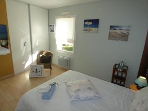 Maisons de vacances Maison Moderne 8 Pers PMR, Proche Plage et Foret - Notre-Dame-de-Monts - FR-1-540-253 : photos des chambres