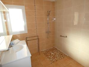 Maisons de vacances Maison Moderne 8 Pers PMR, Proche Plage et Foret - Notre-Dame-de-Monts - FR-1-540-253 : photos des chambres